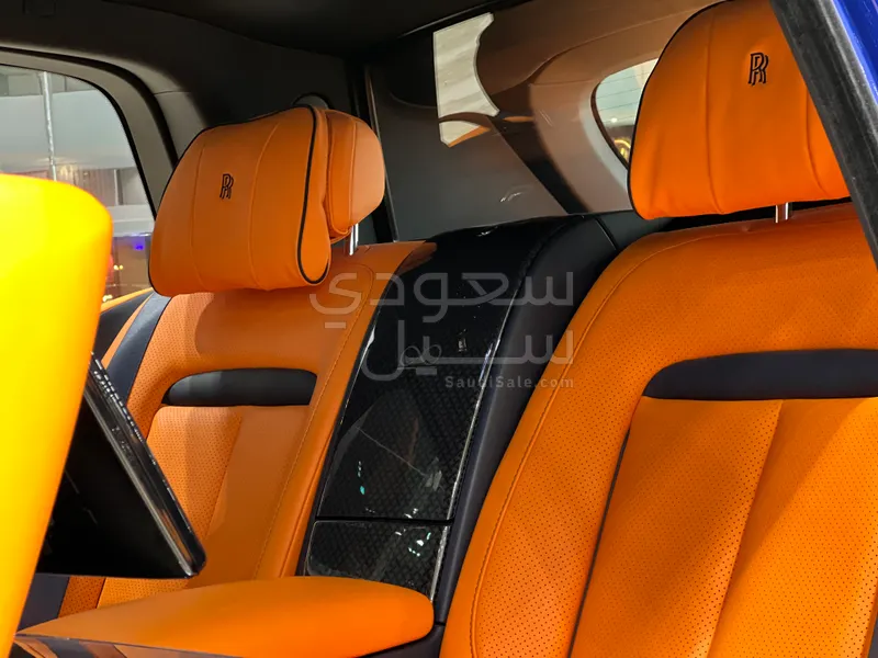 2022 رولز رويس كولينان بلاك بادج