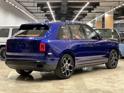 2022 رولز رويس كولينان بلاك بادج