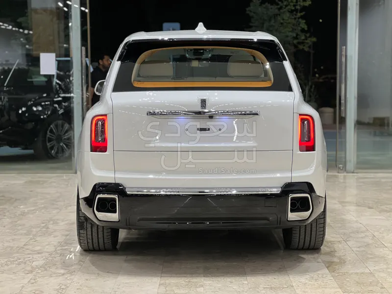 2026 رولز رويس كولينان سلفر بادج