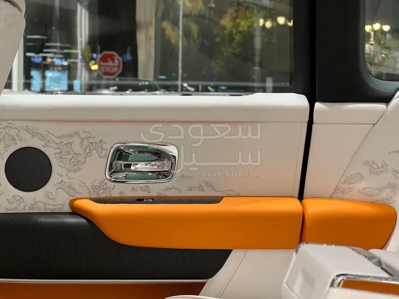 2026 رولز رويس كولينان سلفر بادج