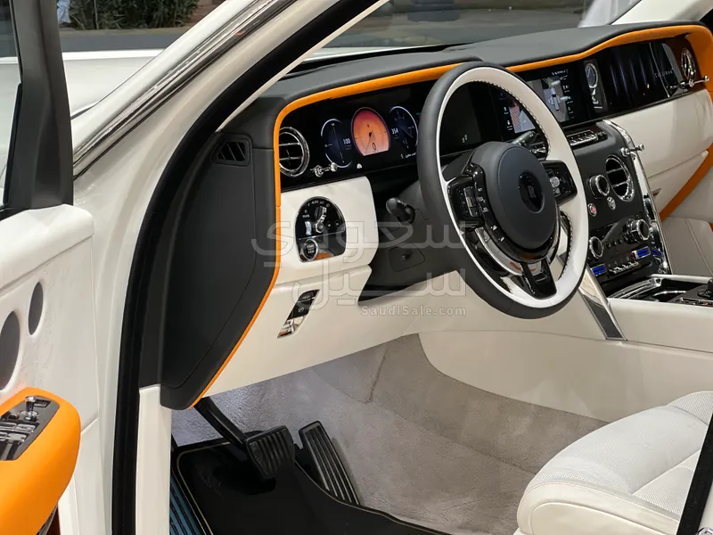 2026 رولز رويس كولينان سلفر بادج