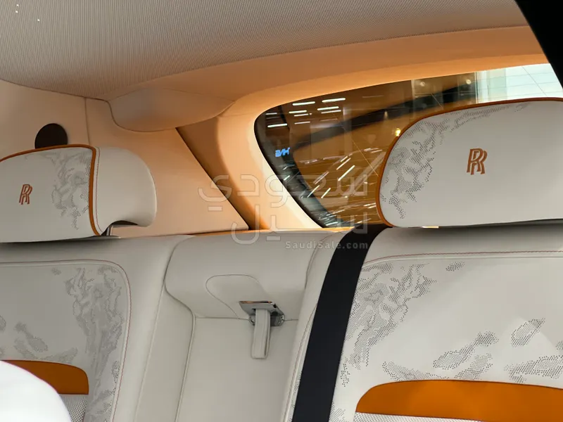 2026 رولز رويس كولينان سلفر بادج