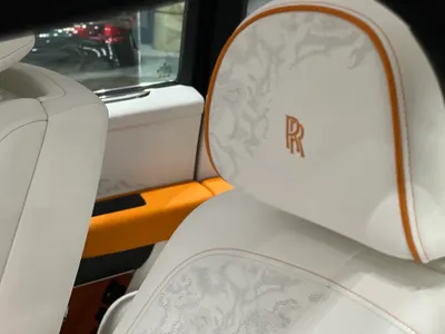 2026 رولز رويس كولينان سلفر بادج