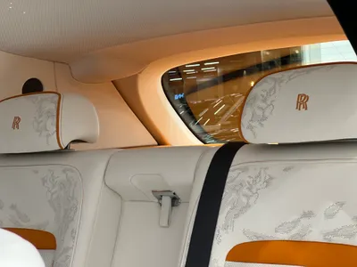 2026 رولز رويس كولينان سلفر بادج