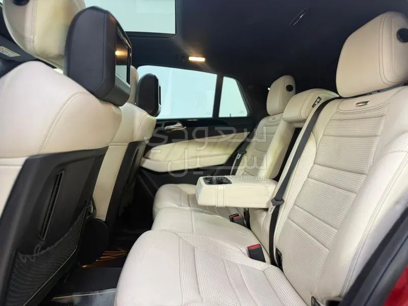 2016 مرسيدس - بنز جي إل إي 63إس أي إم جي