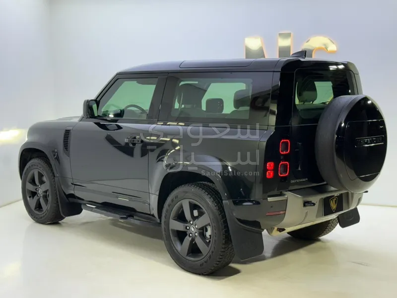 2025 لاند روفر ديفيندر اكس داينمك