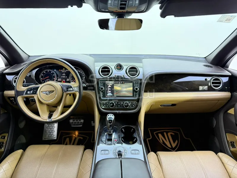 2017 بنتلي بنتايجا الاصدار الاول