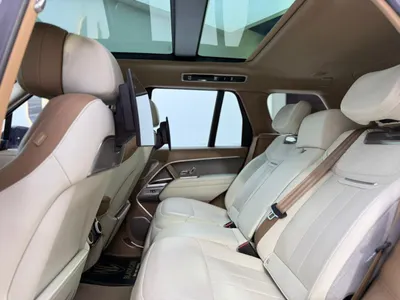 2024 لاند روفر رينج روفر اس في اوتوبيوغرافي