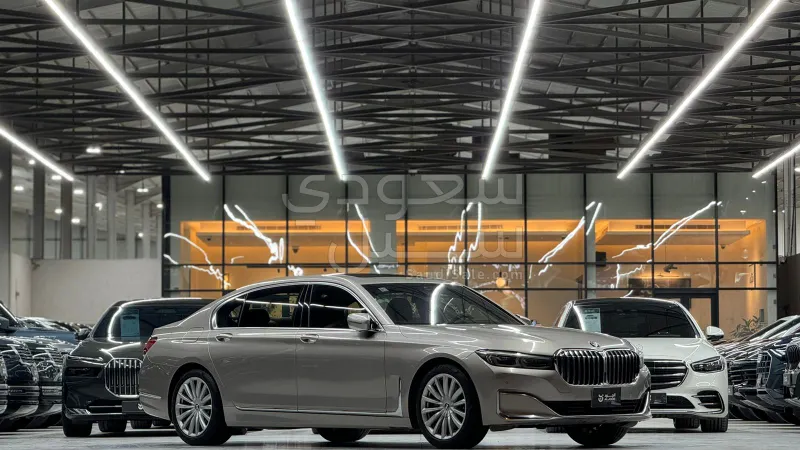 2022 بي ام دبليو الفئة السابعة 730 إل أي