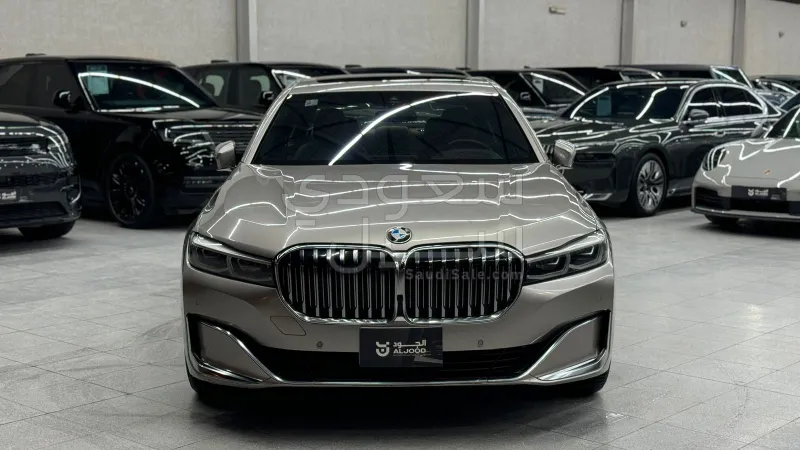 2022 بي ام دبليو الفئة السابعة 730 إل أي