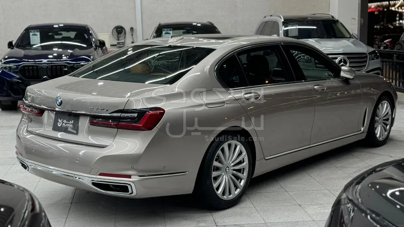 2022 بي ام دبليو الفئة السابعة 730 إل أي