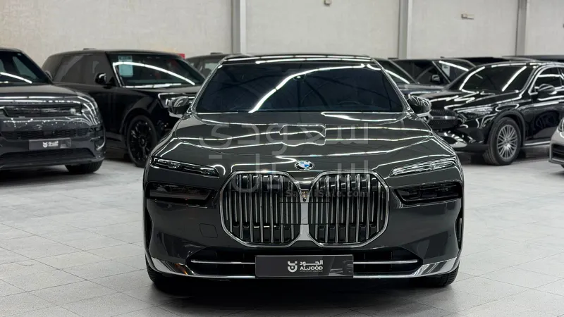 2023 بي ام دبليو الفئة السابعة 735أي