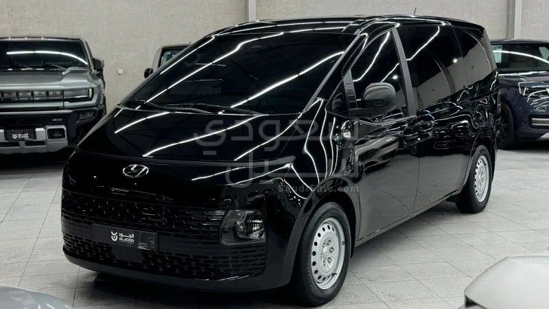 2022 هيونداي ستاريا