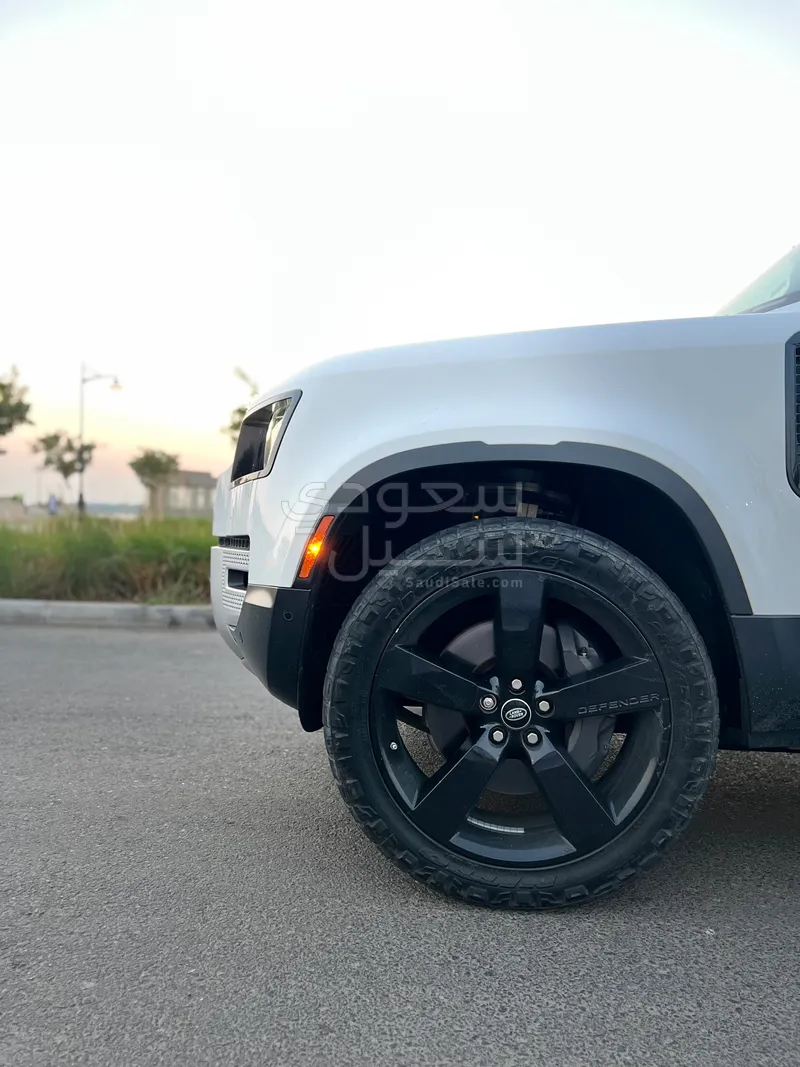 2020 لاند روفر ديفيندر اتش اس اي