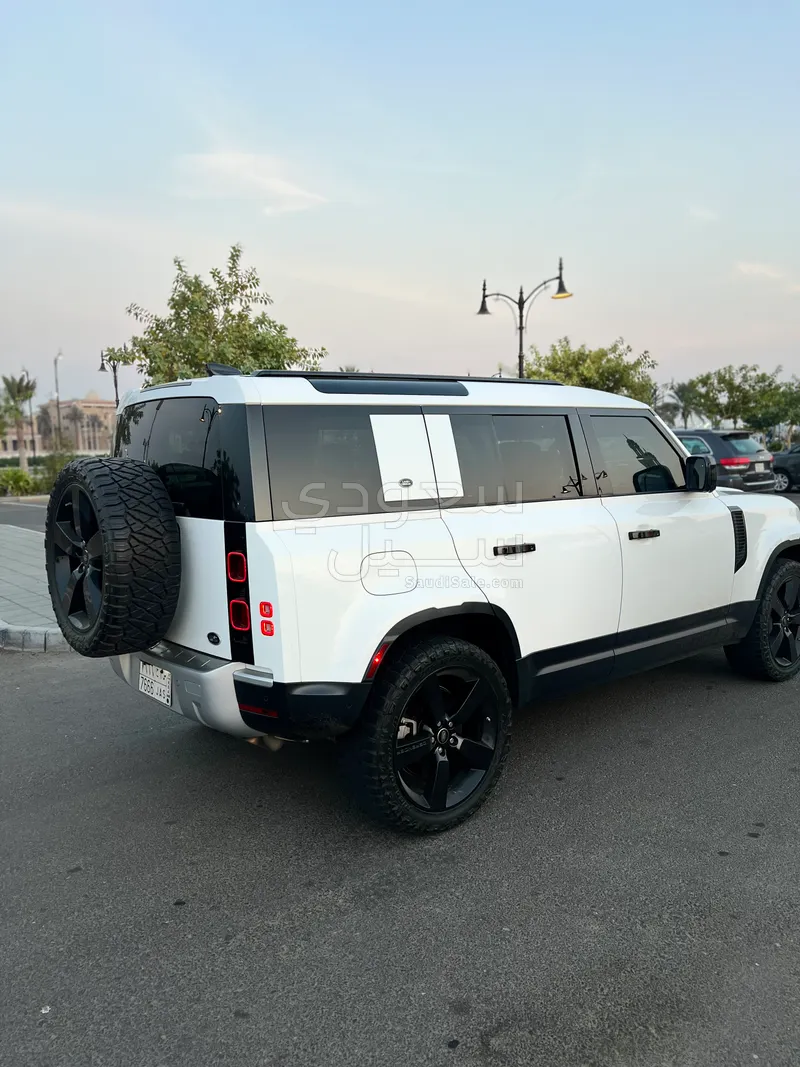 2020 لاند روفر ديفيندر اتش اس اي