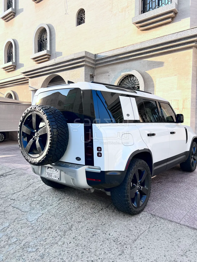 2020 لاند روفر ديفيندر اتش اس اي