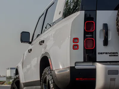 2020 لاند روفر ديفيندر اتش اس اي