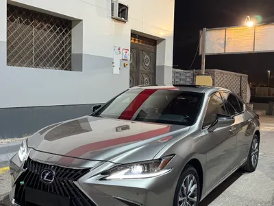 2022 لكزس إي إس 300 هايبرد