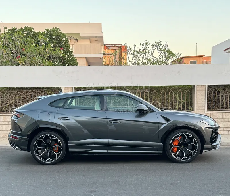 2020 لمبرجيني اوروس