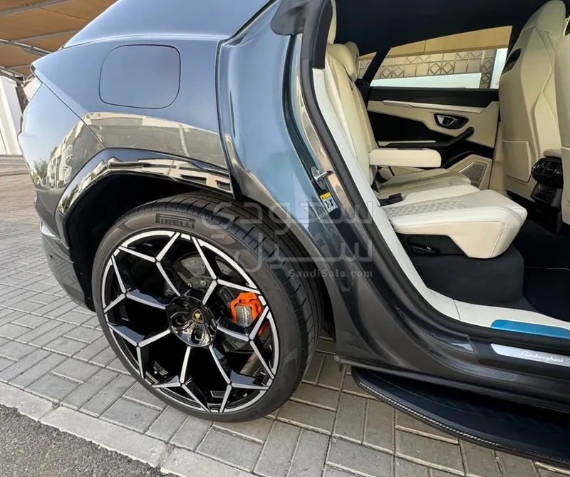 2020 لمبرجيني اوروس