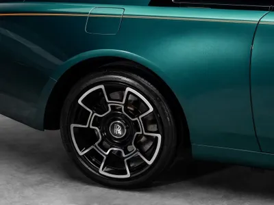 2023 رولز رويس رييث بلاك بادج