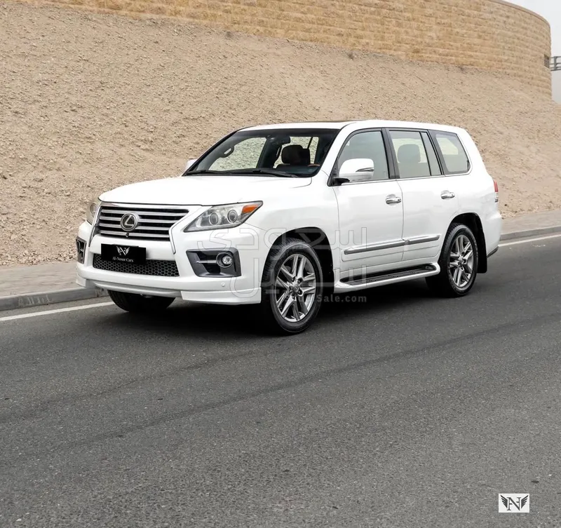 2014 لكزس إل إكس 570 اس