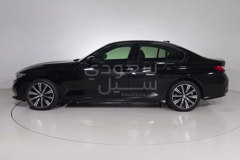 2025 بي ام دبليو الفئة الثالثة 320 أي