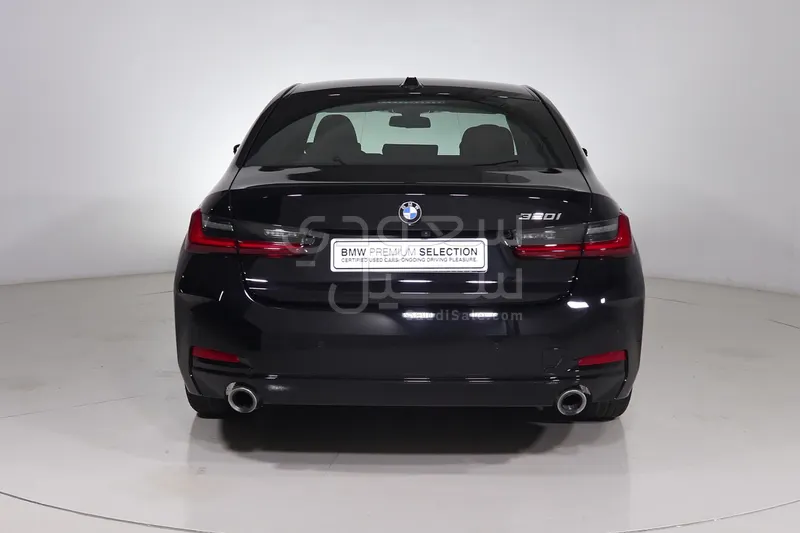 2025 بي ام دبليو الفئة الثالثة 320 أي