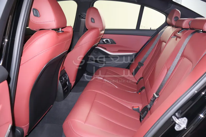 2025 بي ام دبليو الفئة الثالثة 320 أي