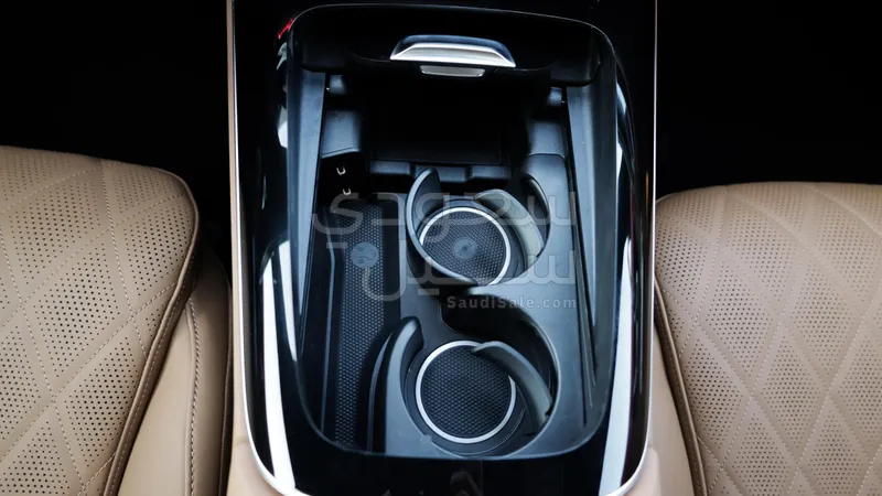 2026 مرسيدس - بنز إي 300 أي إم جي