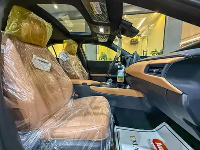 2024 لكزس يو إكس اتش300