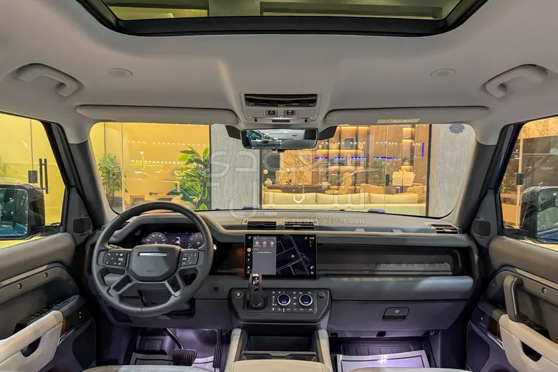 2025 لاند روفر ديفيندر 110