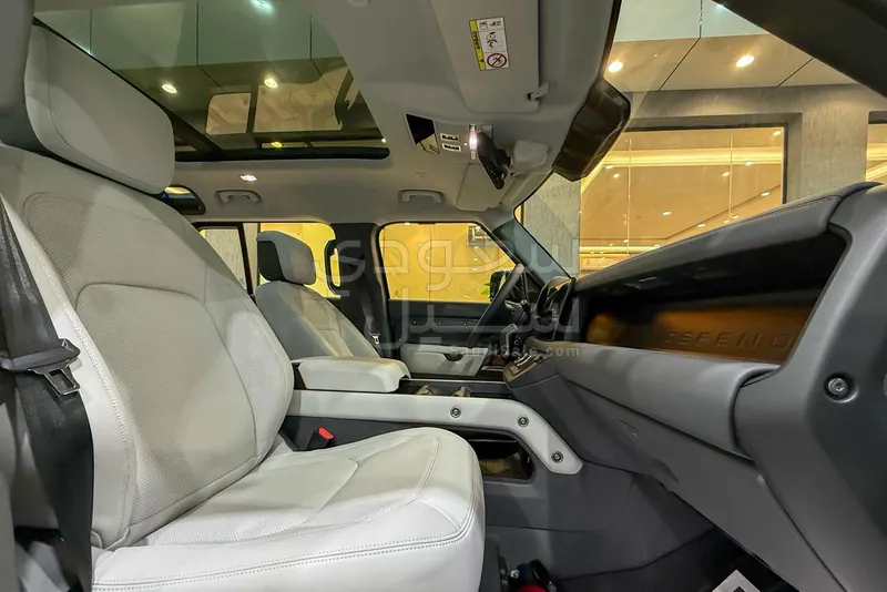 2025 لاند روفر ديفيندر 110