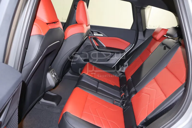 2025 بي ام دبليو الفئة اي