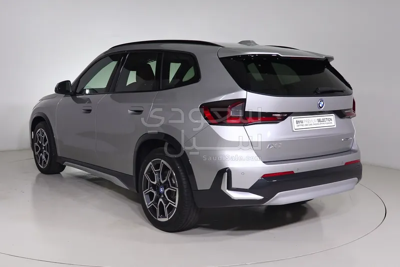 2025 بي ام دبليو الفئة اي