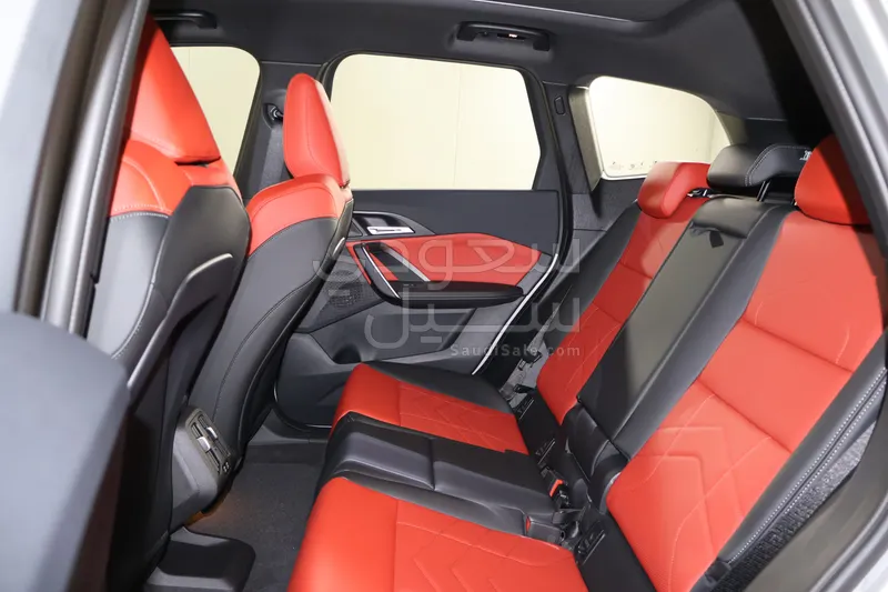 2025 بي ام دبليو الفئة اي