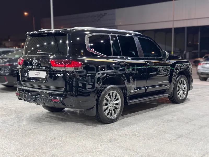 2024 تويوتا لاند كروزر في اكس ار