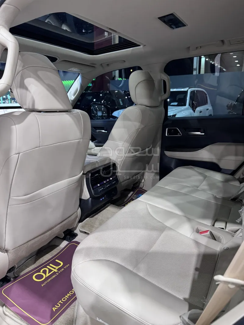 2024 تويوتا لاند كروزر في اكس ار