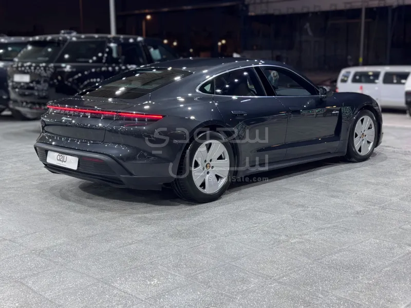 2023 بورش تايكان