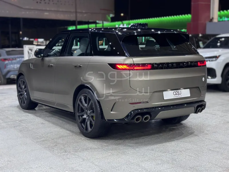 2024 لاند روفر رينج روفر سبورت اس في