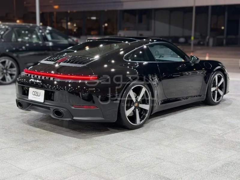 2025 بورش 911 كاريرا