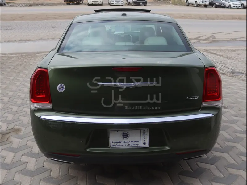 2018 كرايسلر 300 سي