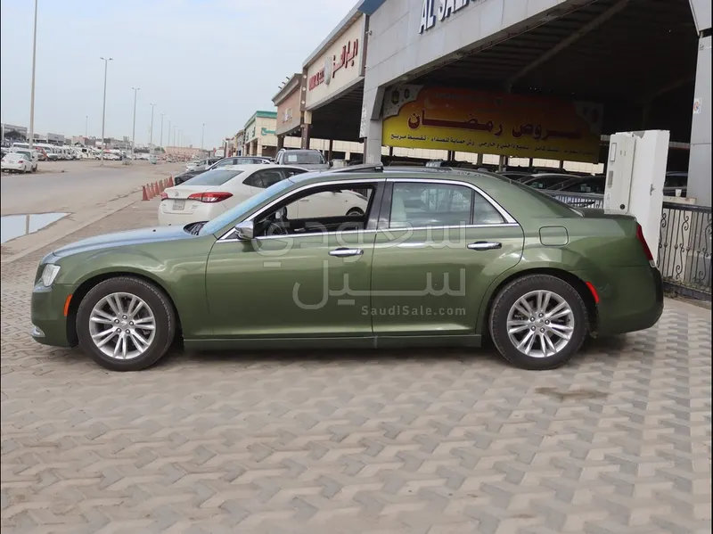 2018 كرايسلر 300 سي