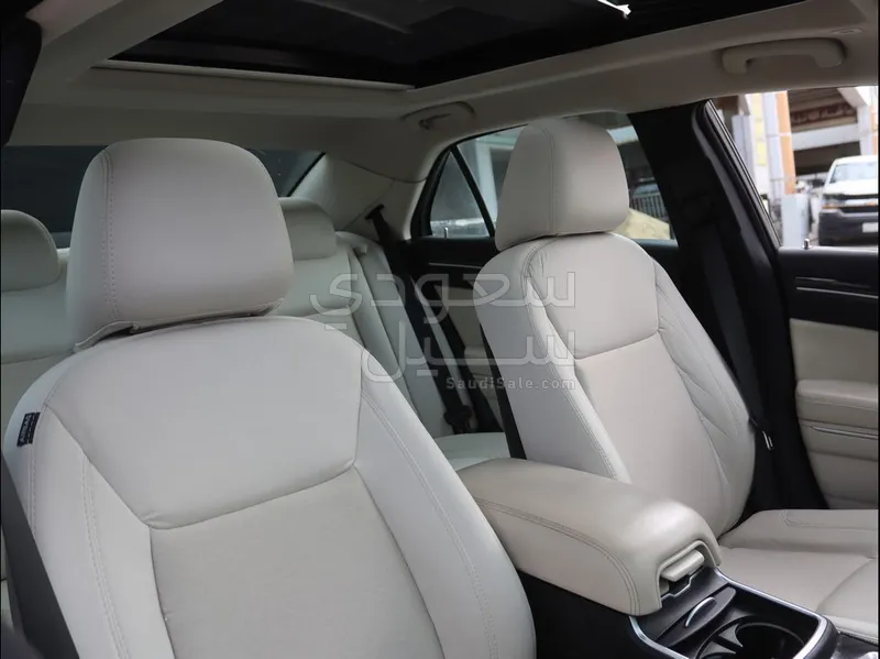 2018 كرايسلر 300 سي