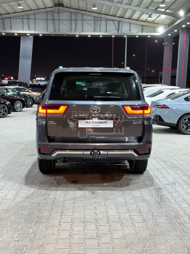 2023 تويوتا لاند كروزر جي اكس ار