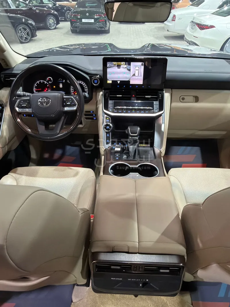 2023 تويوتا لاند كروزر جي اكس ار