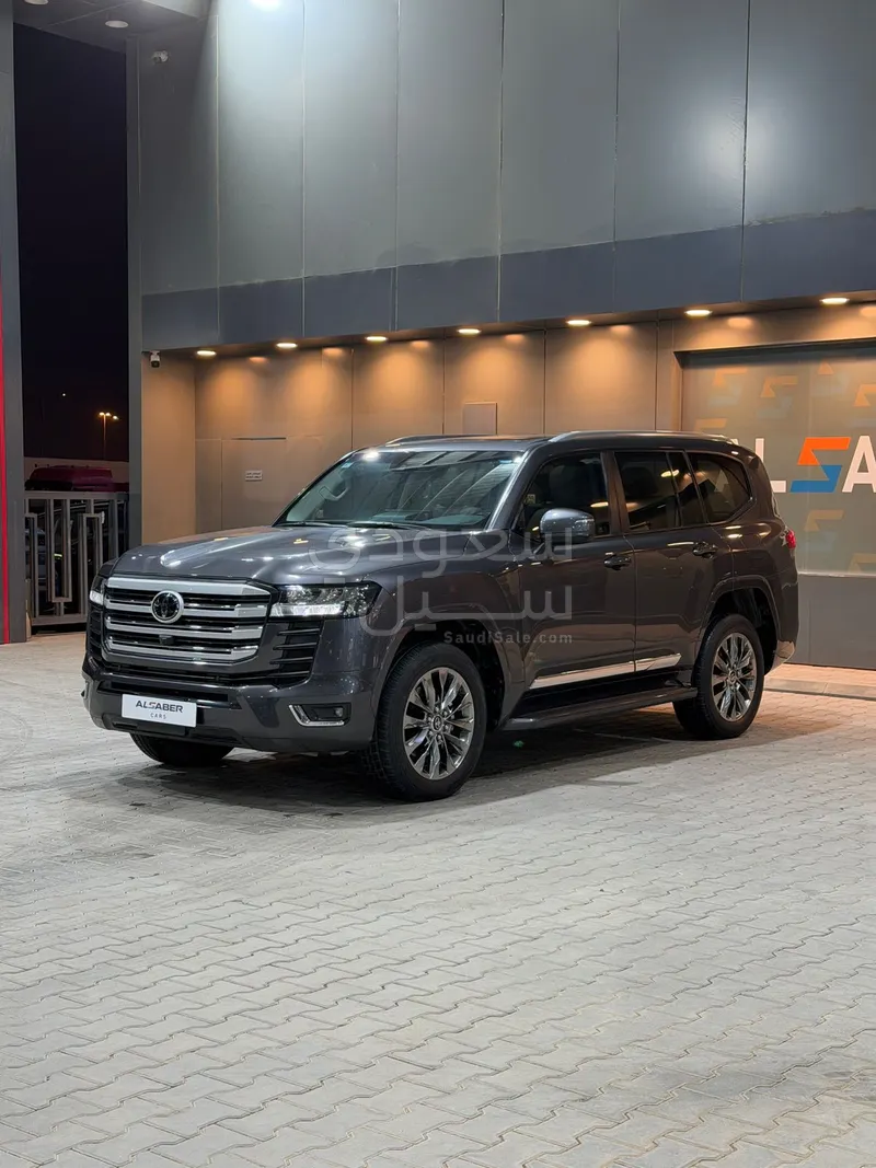 2023 تويوتا لاند كروزر جي اكس ار
