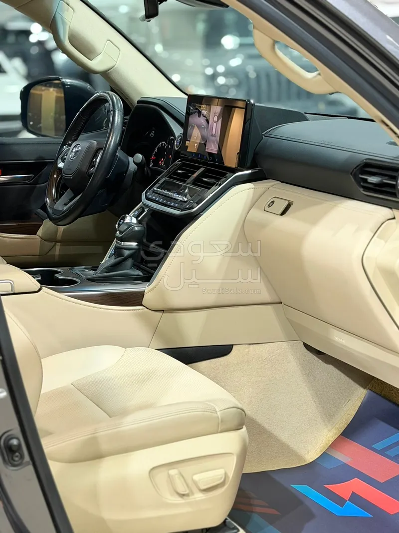 2023 تويوتا لاند كروزر جي اكس ار