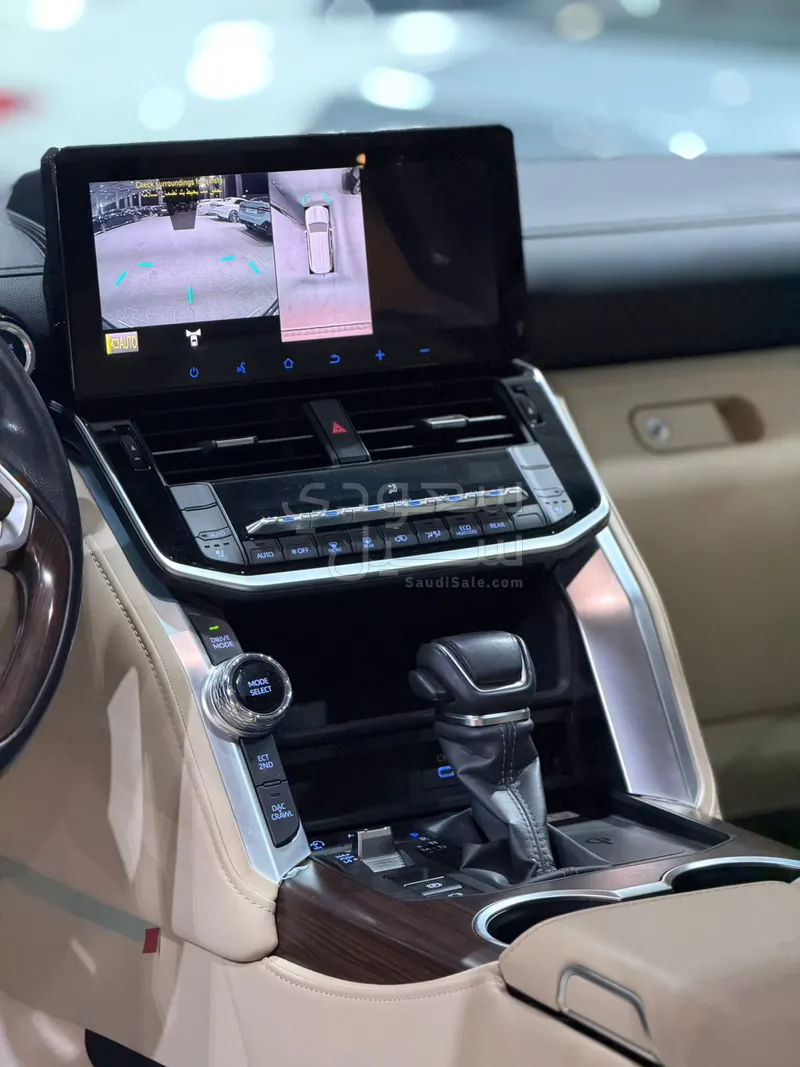 2023 تويوتا لاند كروزر جي اكس ار