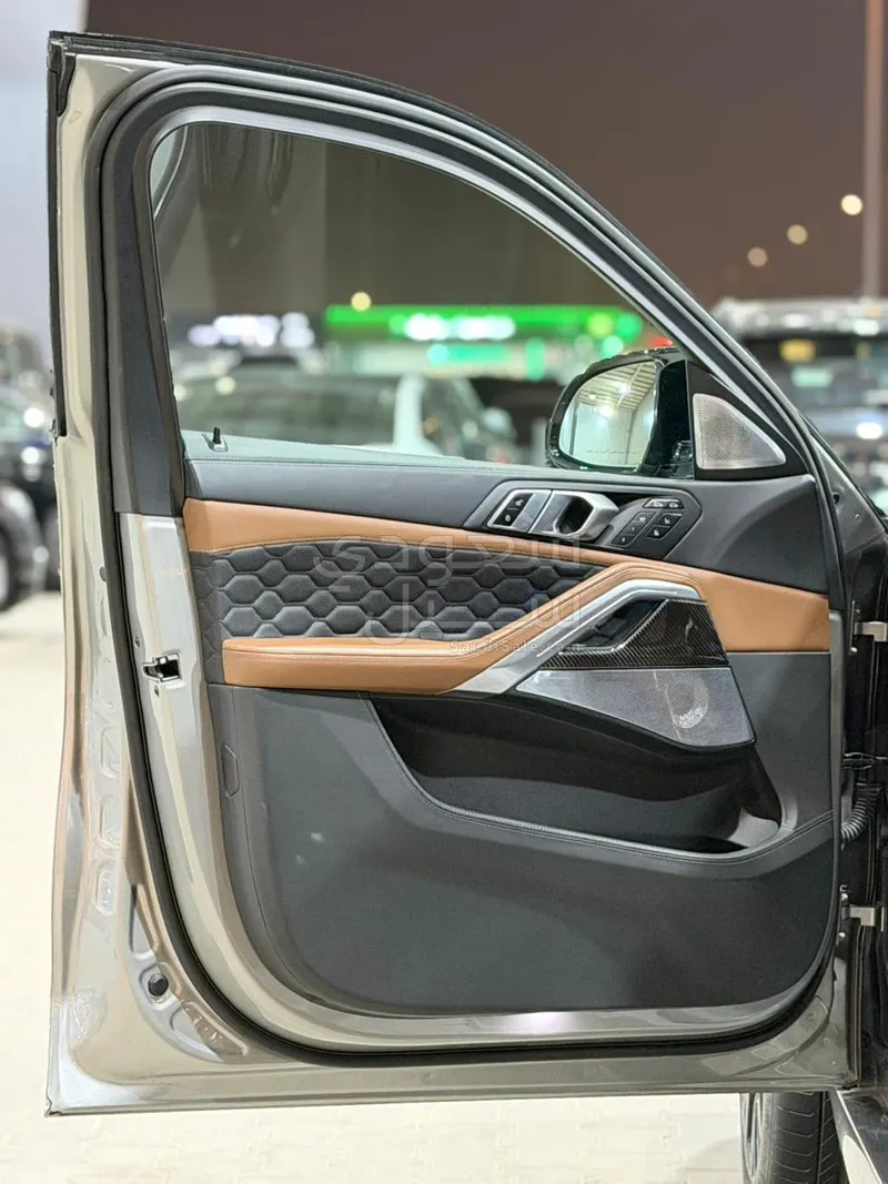 2022 بي ام دبليو الفئة اكس 6 إم كومبيتيشن